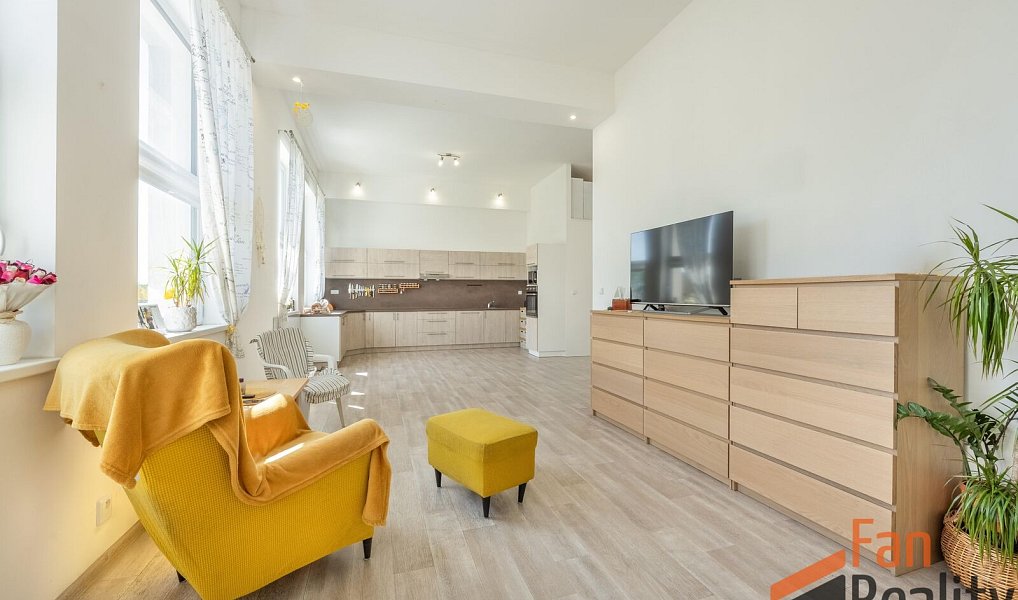 Prodej bytu 5+kk 127 m², Meziboří – náhled fotky 2