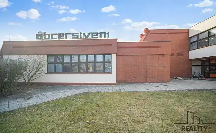 Prodej restaurace 320 m², 1. máje, Řečany nad Labem, okres Pardubice