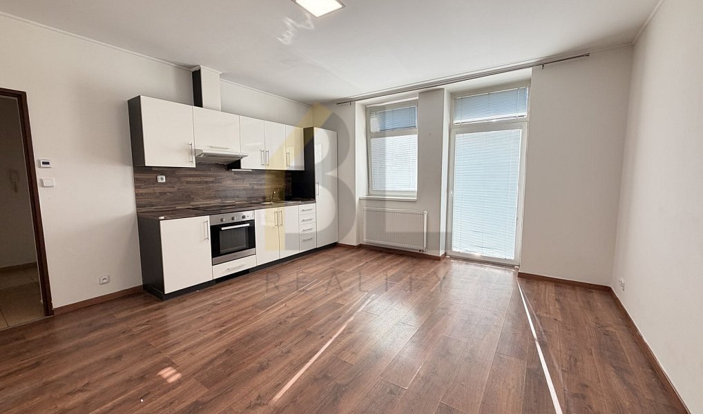 Pronájem bytu 1+kk 35 m², Hodonín – náhled fotky 2