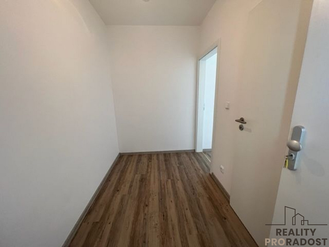 Pronájem bytu 2+kk 46 m² – fotografie 3
