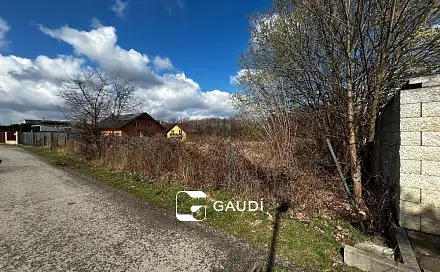 Prodej stavebního pozemku 1 106 m², Dolní Břežany, okres Praha-západ