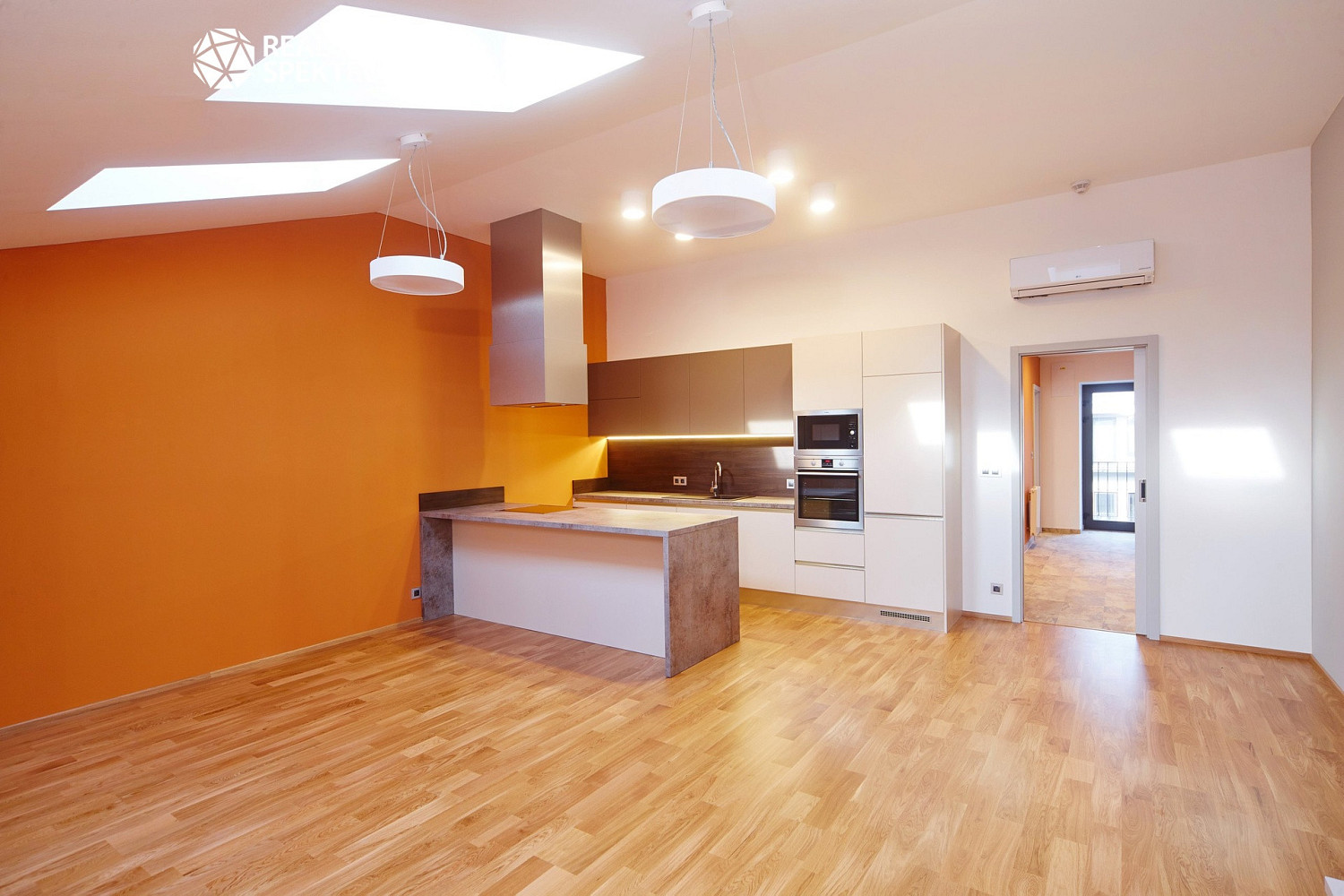 Pronájem bytu 2+kk 69 m² — photo 3