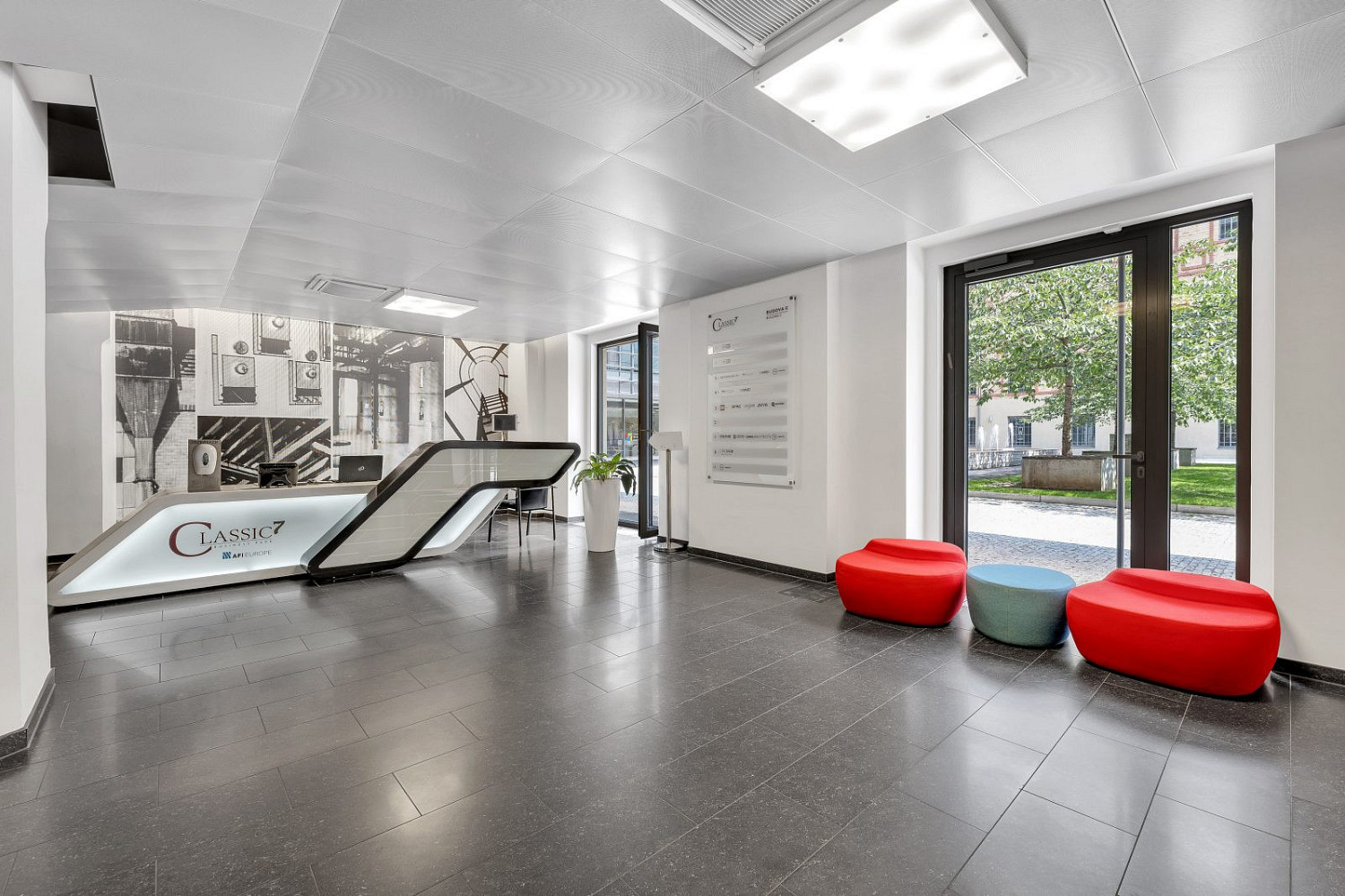 Pronájem kanceláře 653 m² – fotografie 2