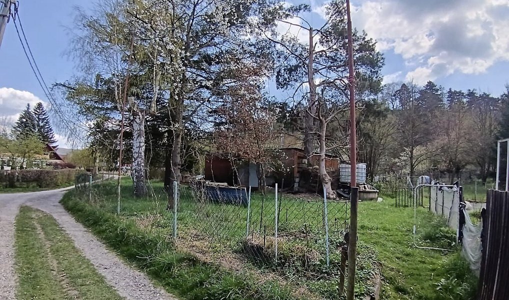 Prodej stavebního pozemku 439 m², Zadní Třebaň – náhled fotky 4
