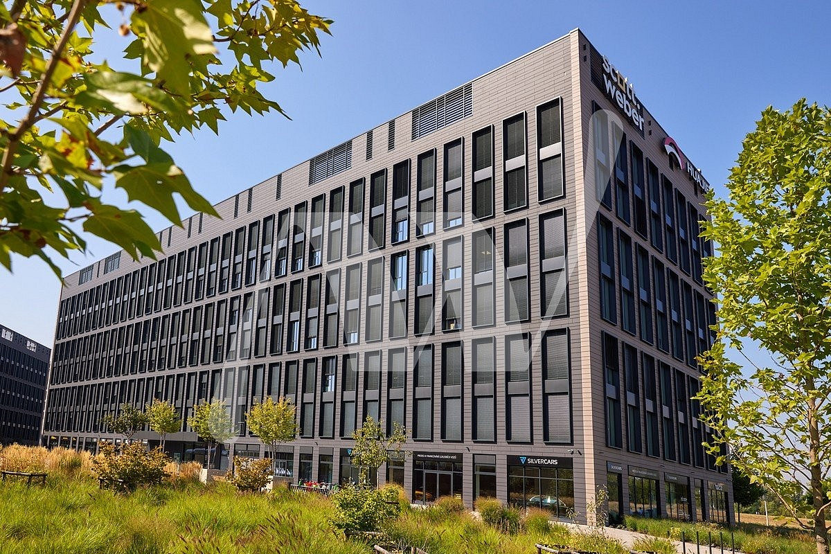 Pronájem kanceláře 337 m²
