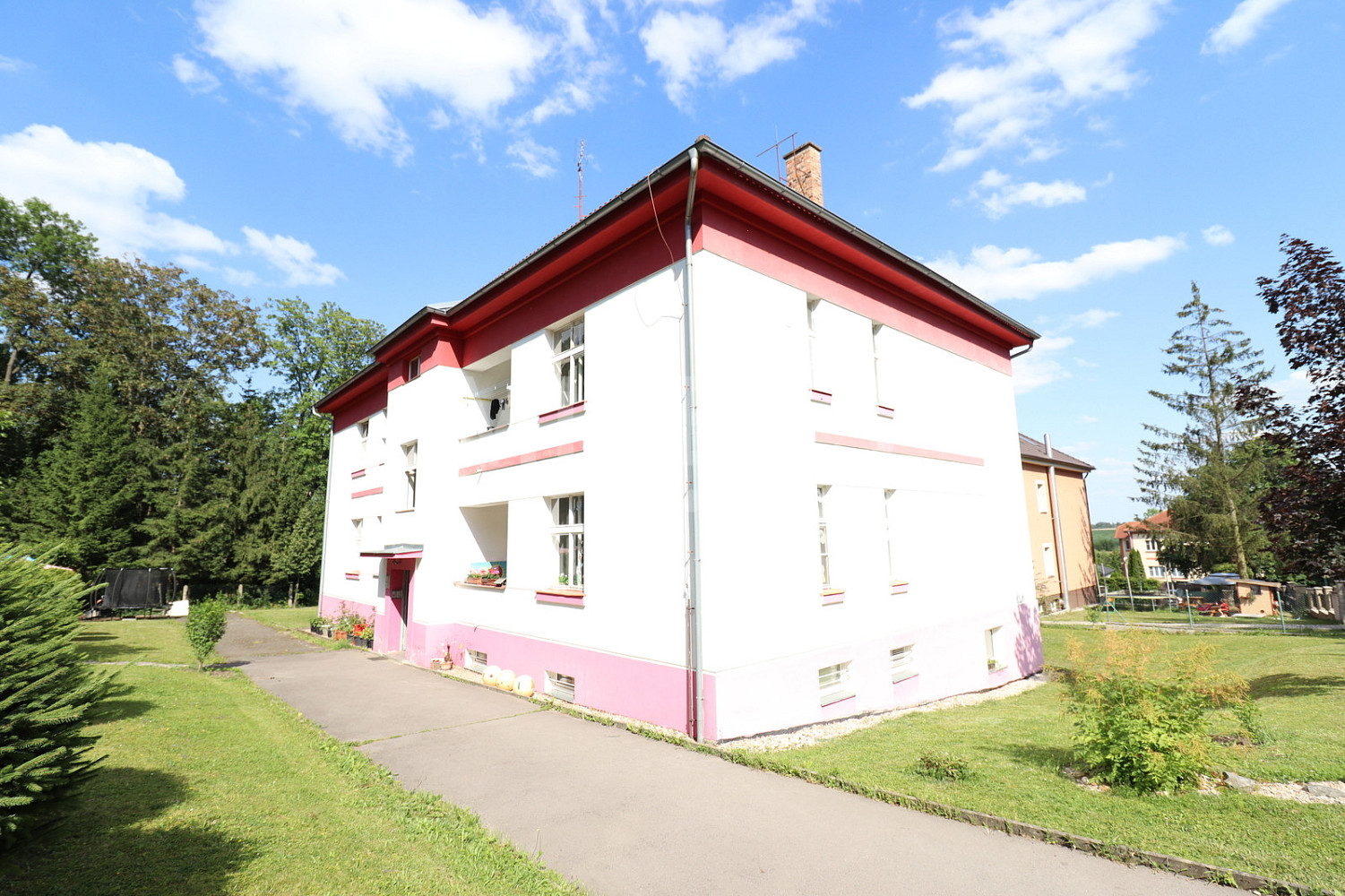 Prodej domu 678 m² s pozemkem 1 910 m²