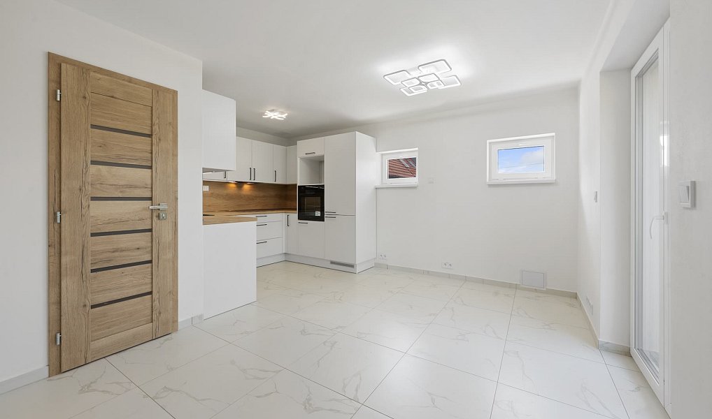 Prodej bytu 1+1 92 m², Čebín – náhled fotky 8