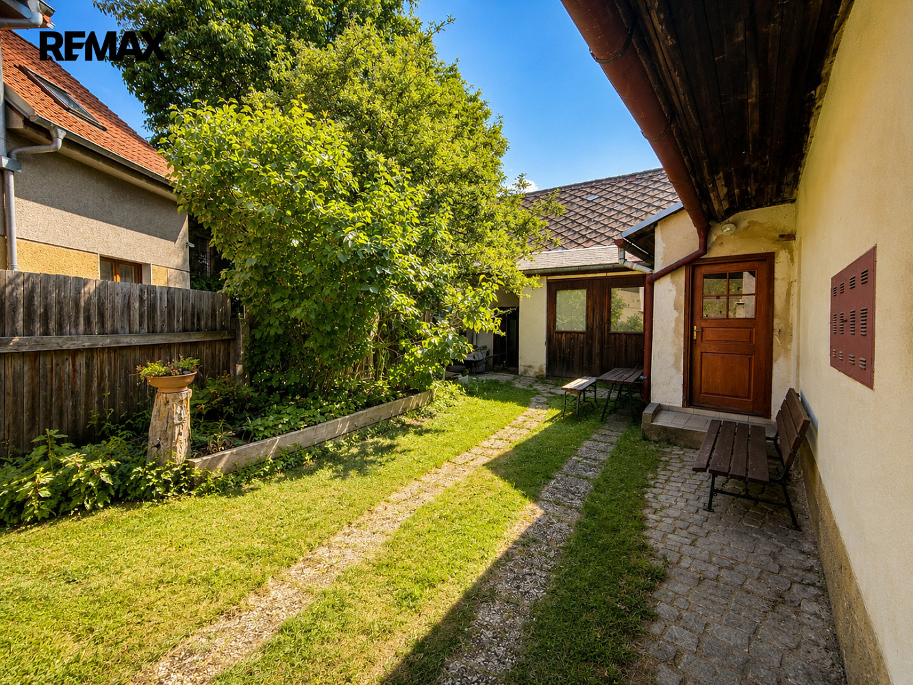 Prodej domu 180 m² s pozemkem 255 m² – fotografie 2