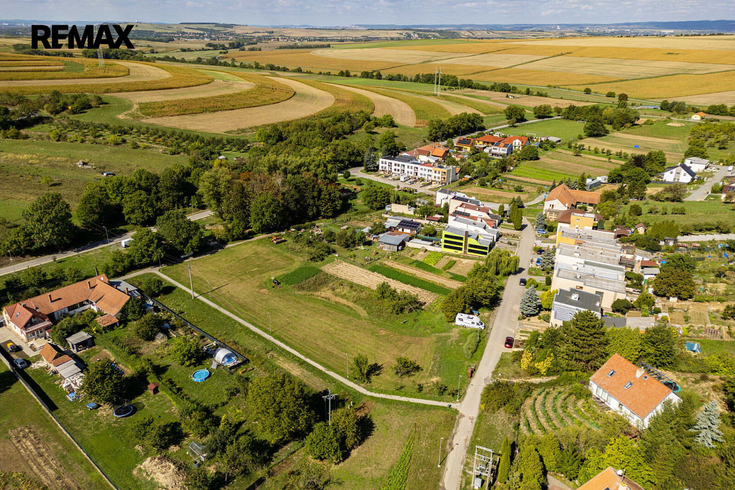 Prodej stavebního pozemku 2 330 m² – fotografie 5