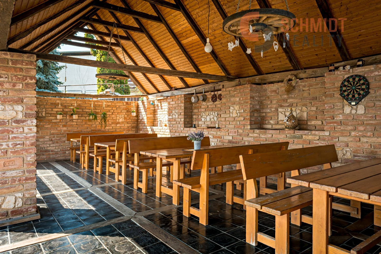 Prodej ubytovacího objektu 605 m² — photo 2