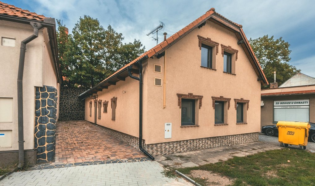 Prodej domu 105 m² s pozemkem 167 m², Chrast – náhled fotky 2