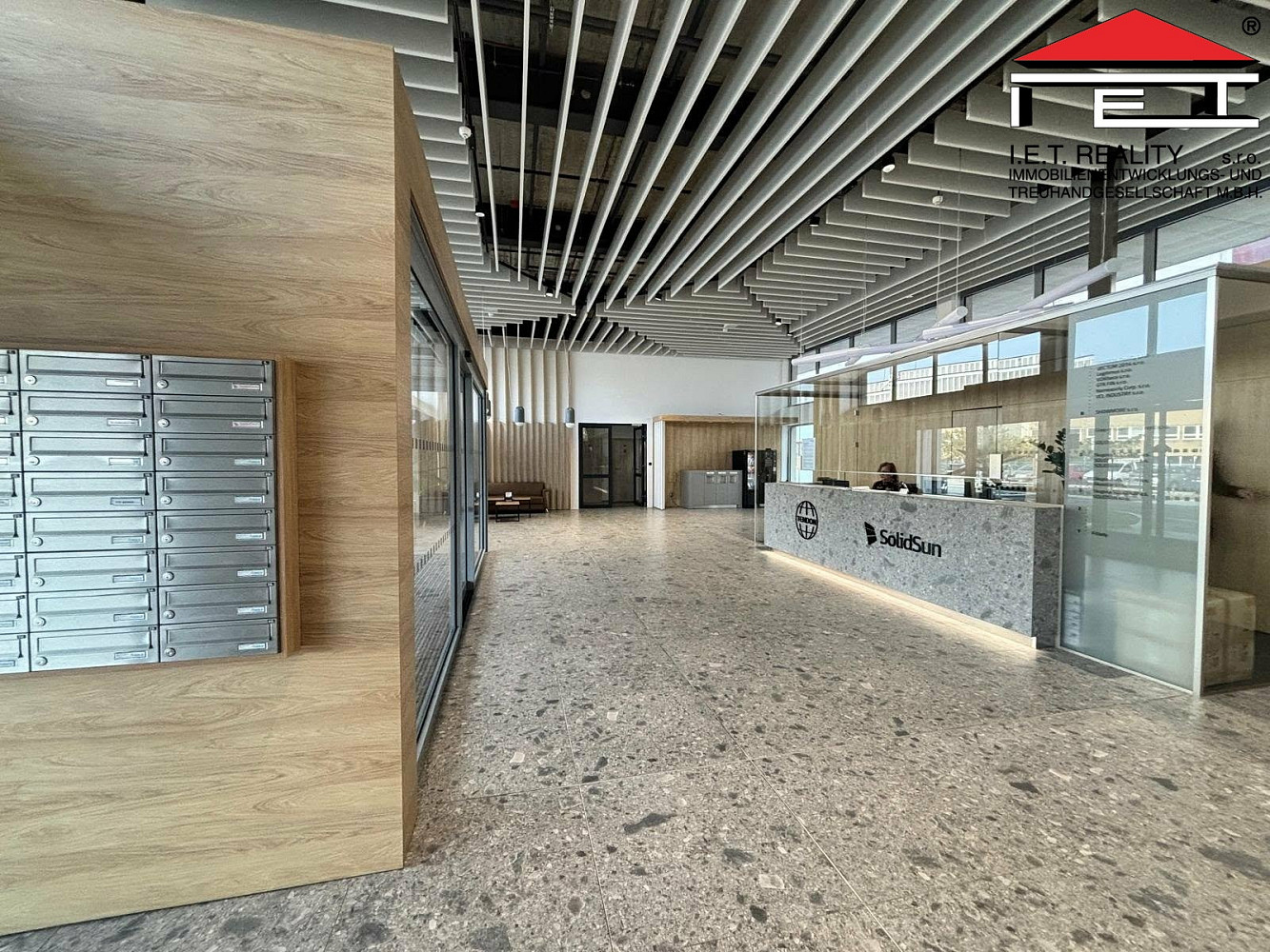 Pronájem kanceláře 800 m² – fotografie 2