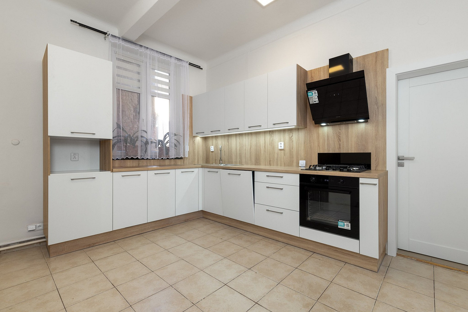 Pronájem bytu 3+1 94 m² – fotografie 2