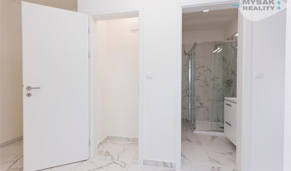 Prodej bytu 4+kk 148 m², Kladno – náhled fotky 24