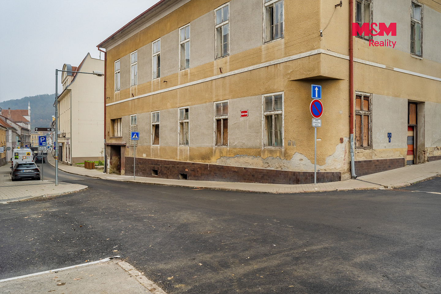 Prodej domu 1 200 m² s pozemkem 892 m² – fotografie 2