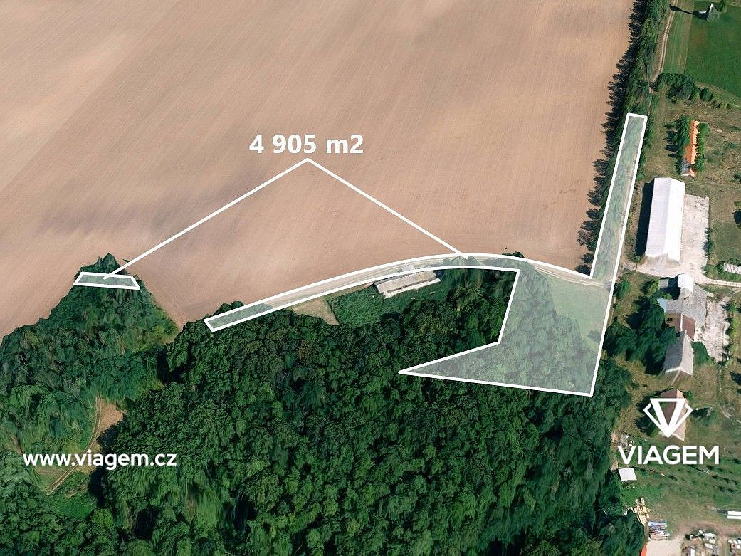 Prodej pole 1 226 m²