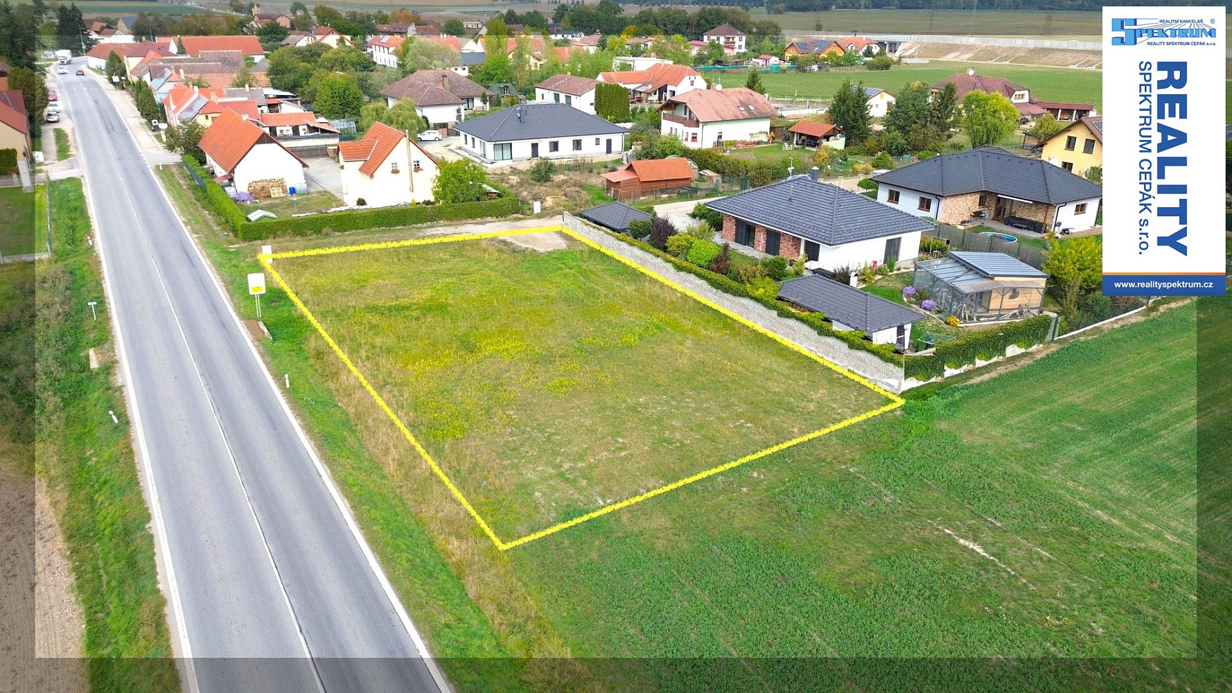 Prodej stavebního pozemku 1 208 m² – fotografie 2