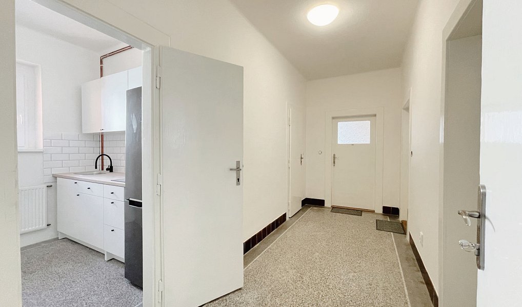 Pronájem bytu 3+1 100 m², Lety – náhled fotky 23