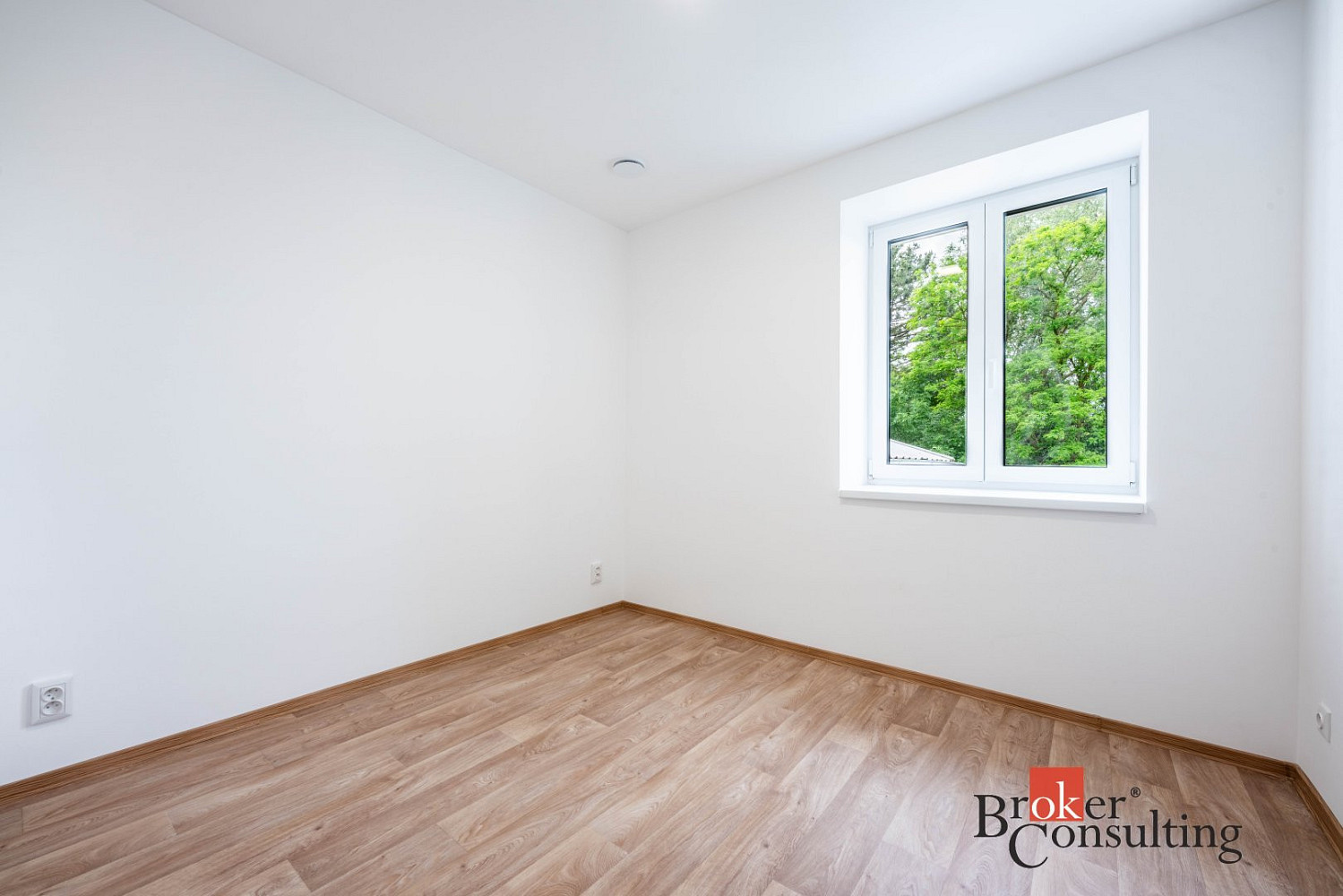 Pronájem bytu 2+kk 45 m² – fotografie 3