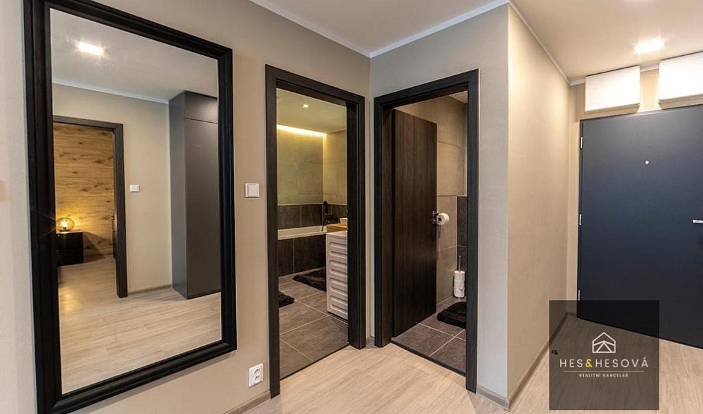 Prodej bytu 5+kk 124 m², Praha – náhled fotky 10