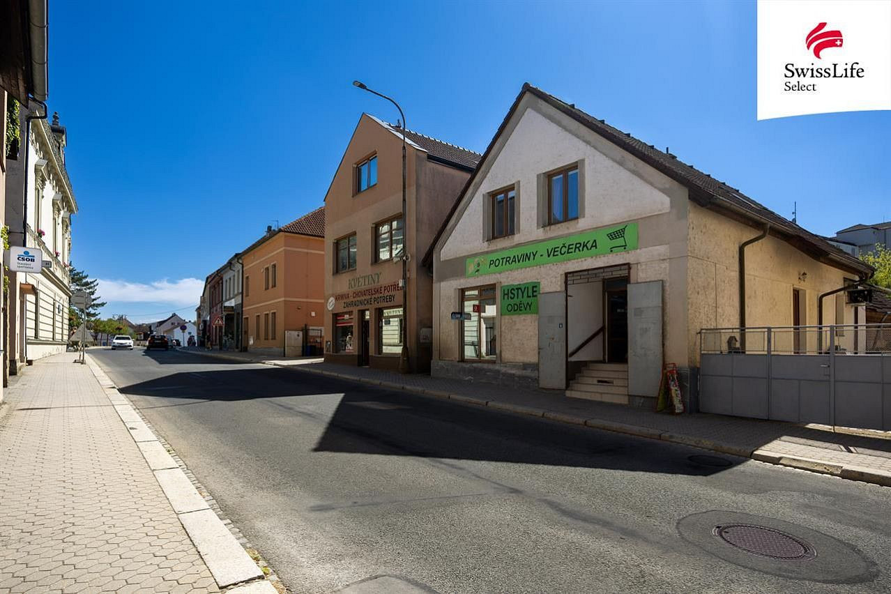 Prodej domu 260 m² s pozemkem 742 m²