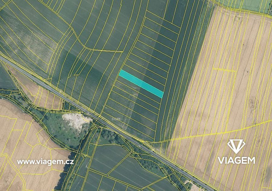 Prodej pole 2 032 m²