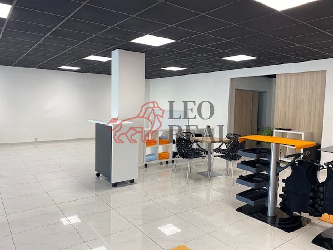 Prodej obchodních prostor 120 m² – fotografie 4