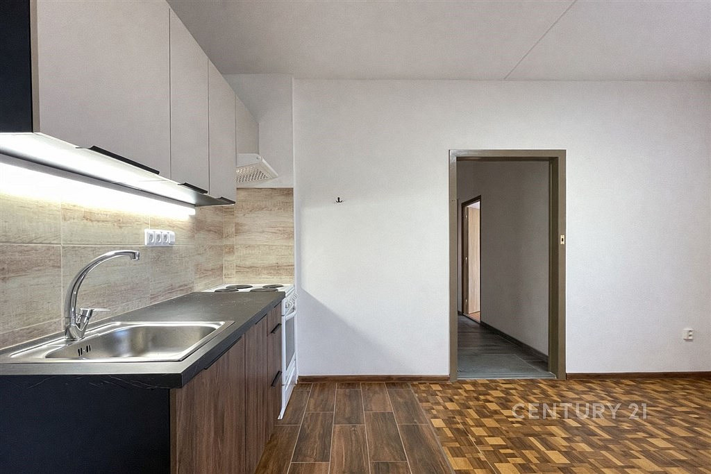 Pronájem bytu 2+kk 42 m² — photo 2