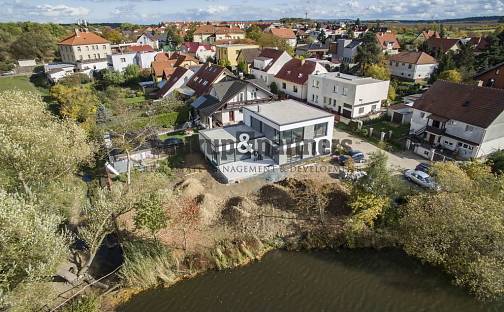 Prodej domu 250 m² s pozemkem 471 m², U Mlýnského rybníka, Praha 4 - Šeberov
