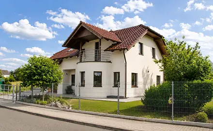 Prodej domu 148 m² s pozemkem 908 m², Travnatka, Tmaň, okres Beroun