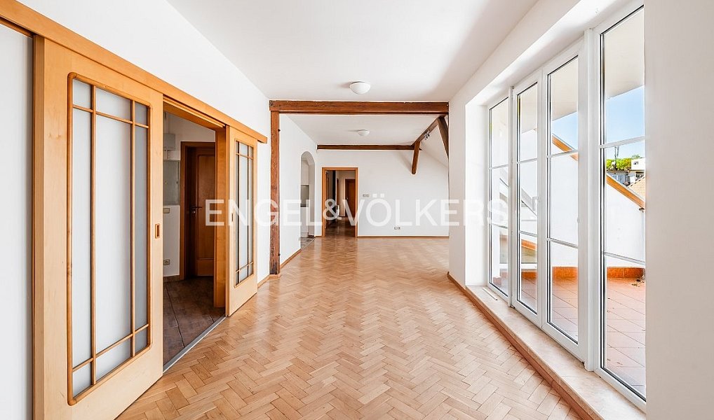 Prodej bytu 5+1 240 m², Praha – náhled fotky 10