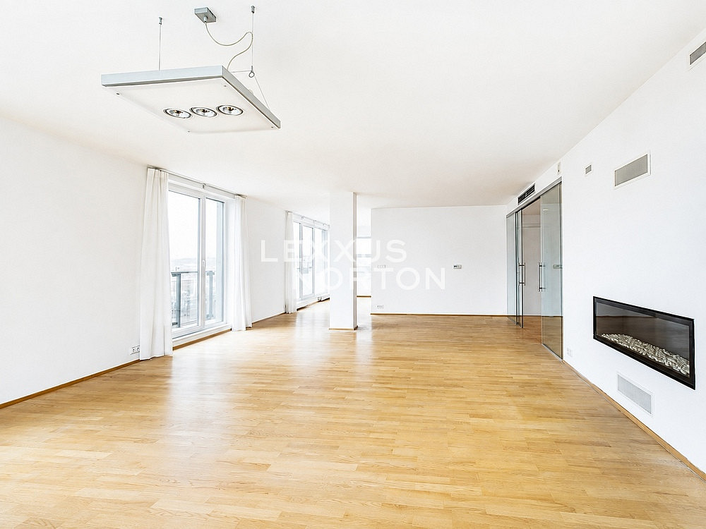Pronájem bytu 5+kk 185 m² – fotografie 2
