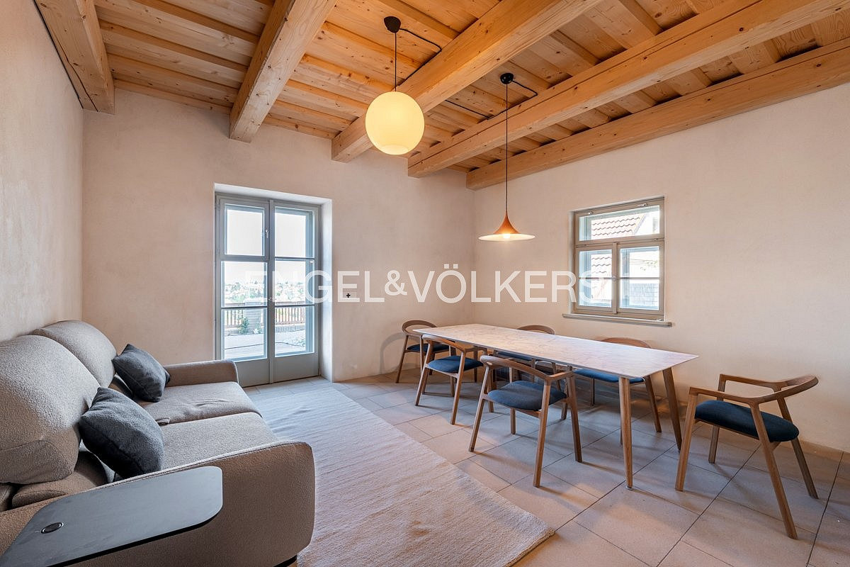 Pronájem bytu 4+1 138 m² — photo 2