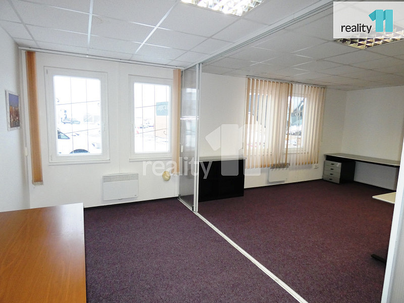 Pronájem kanceláře 37 m² – fotografie 3