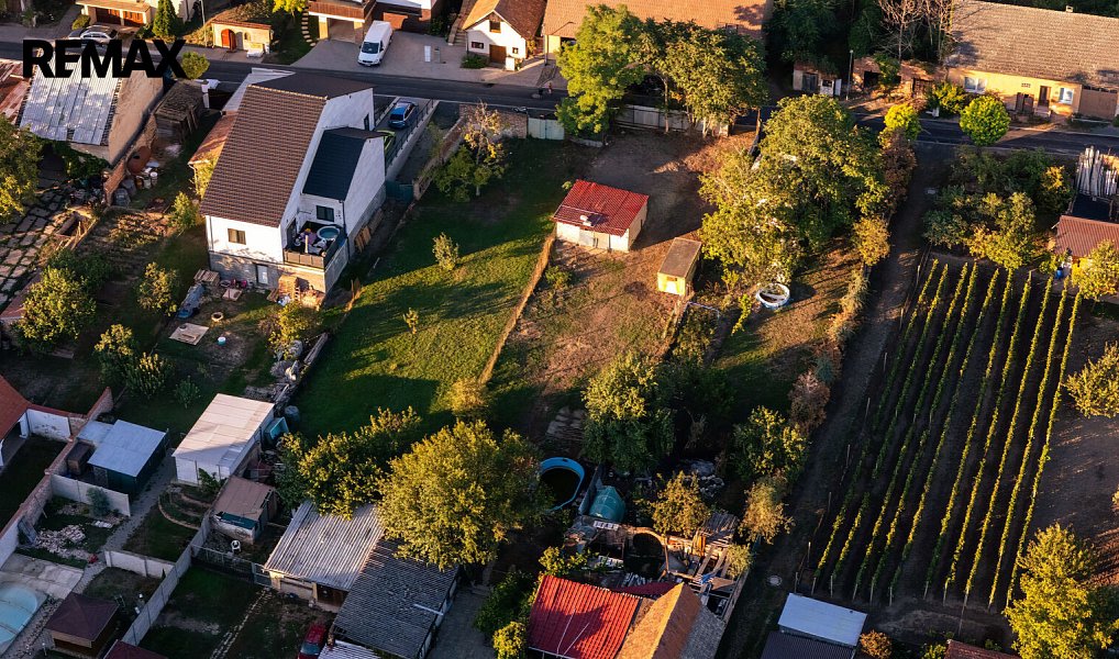 Prodej stavebního pozemku 553 m², Popice – náhled fotky 13
