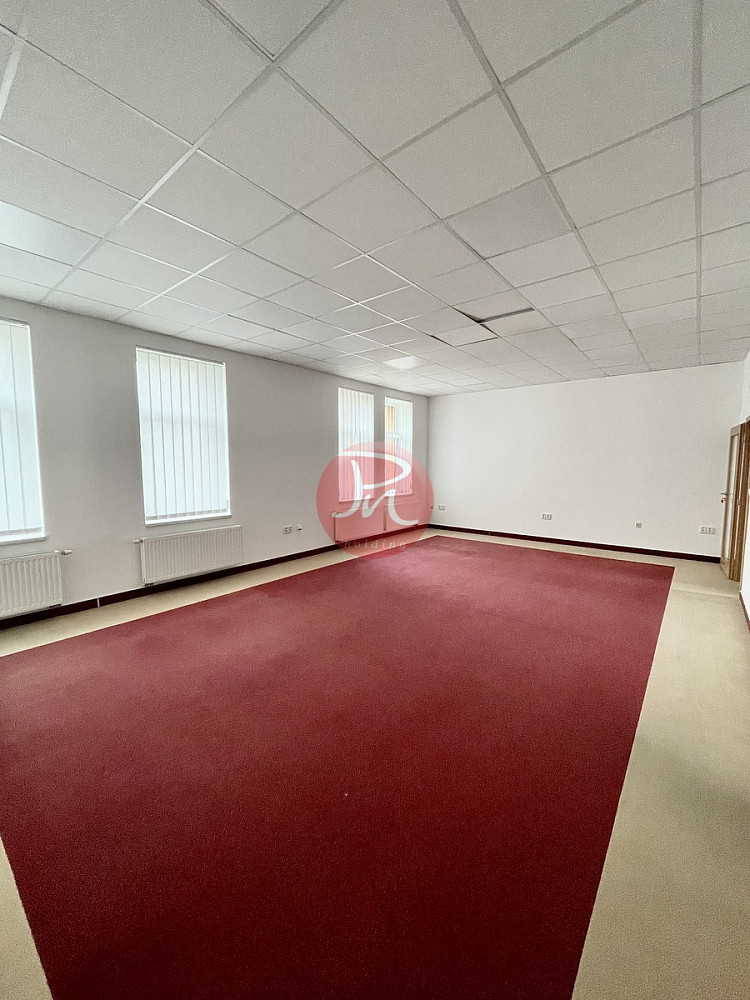 Pronájem kanceláře 161 m² – fotografie 4