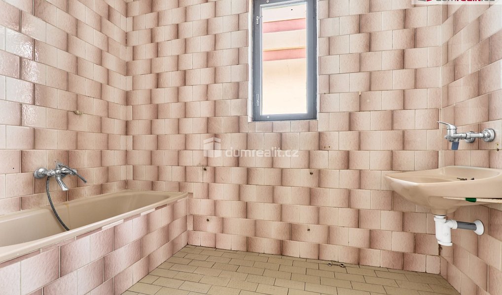 Prodej domu 246 m² s pozemkem 263 m², Bečov nad Teplou – náhled fotky 14