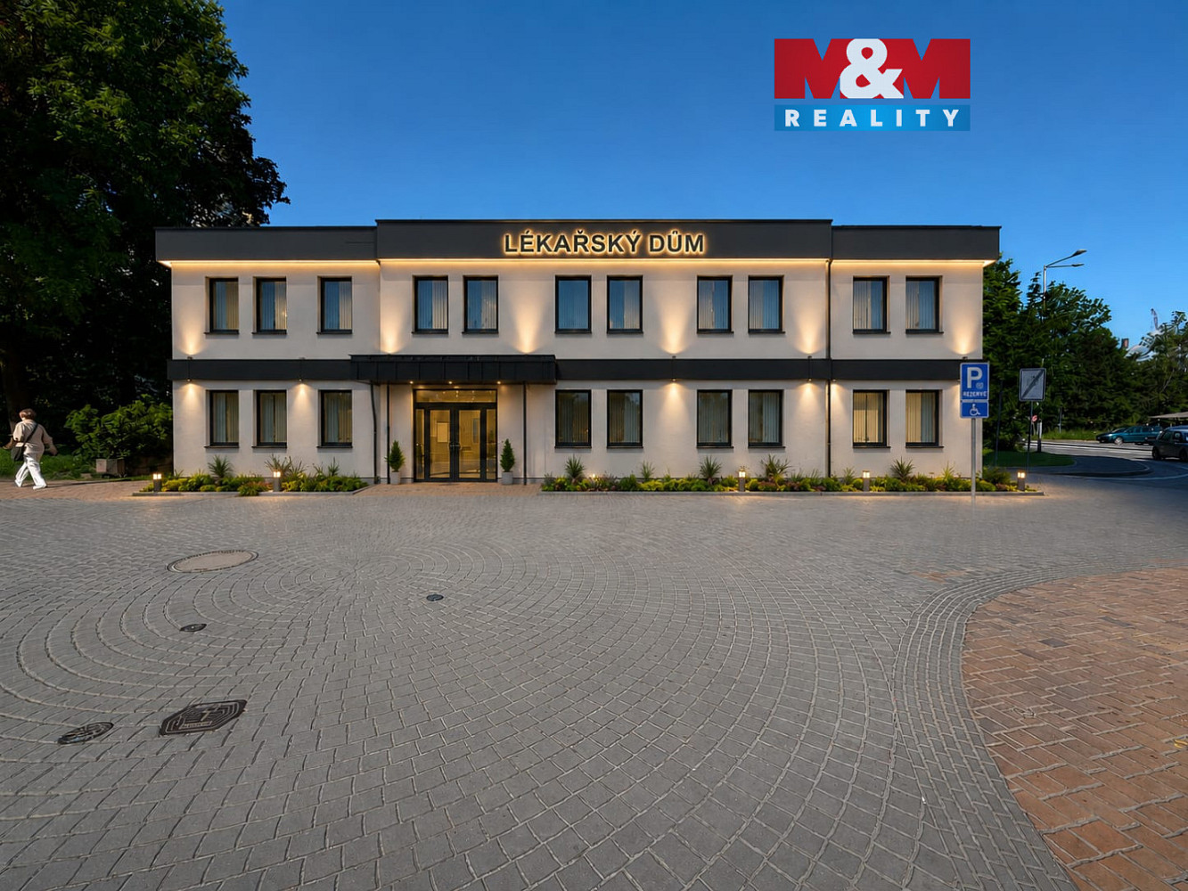 Prodej obchodních prostor 425 m²
