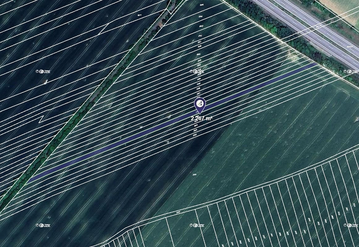 Prodej pole 3 815 m² rezervováno