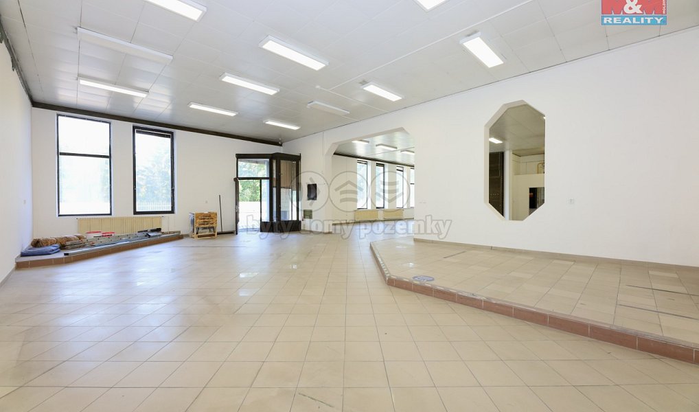 Pronájem obchodních prostor 607 m², Staré Město – náhled fotky 6
