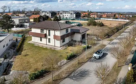 Prodej domu 244 m² s pozemkem 972 m², Vysoký Újezd, okres Beroun