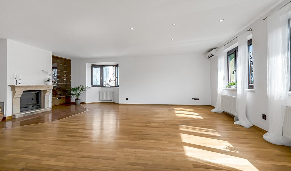 Prodej domu 286 m² s pozemkem 722 m², Veleň – náhled fotky 8