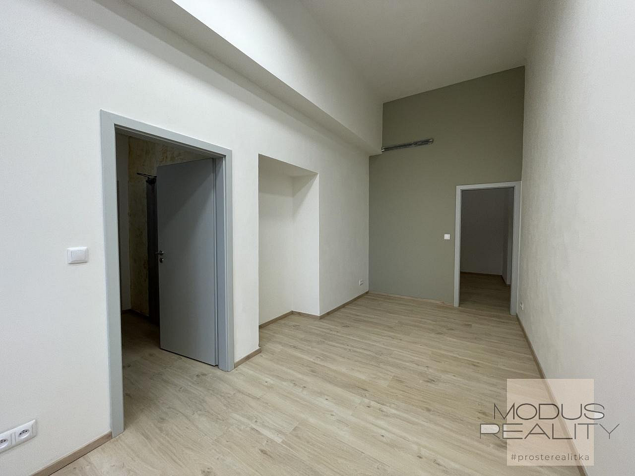 Pronájem kanceláře 37 m² – fotografie 5