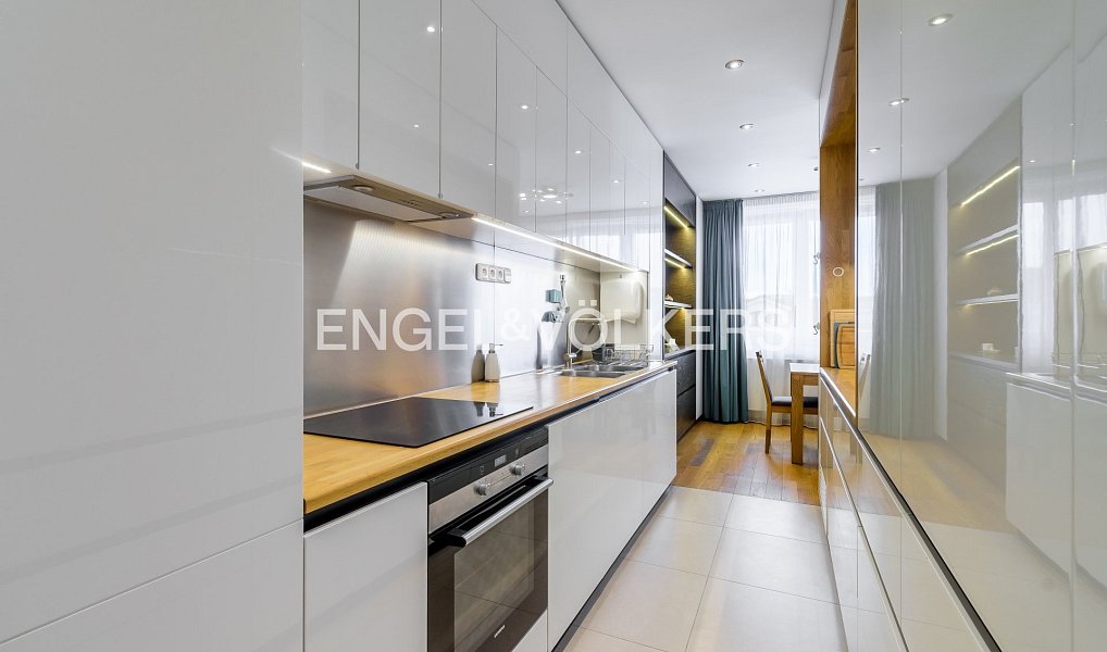 Pronájem bytu 4+kk 140 m², Praha – náhled fotky 2