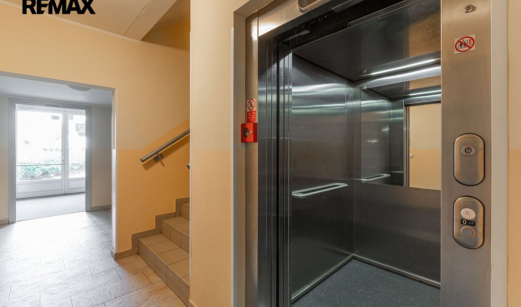 Pronájem bytu 3+kk 69 m², Praha – náhled fotky 18