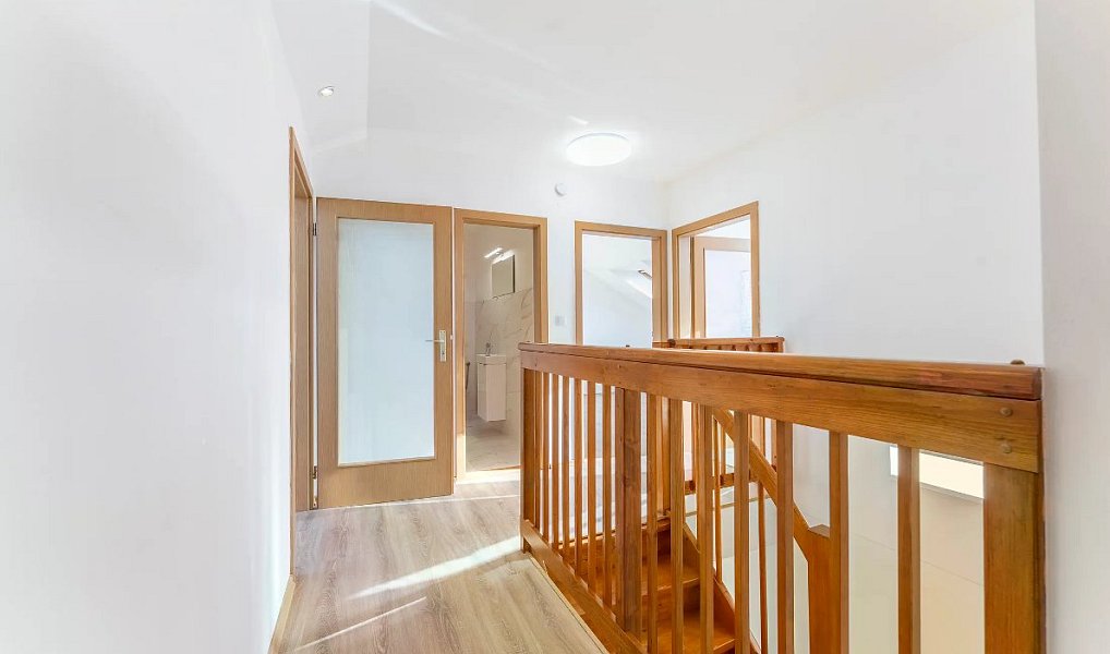 Prodej bytu 4+kk 130 m², Roztoky – náhled fotky 14