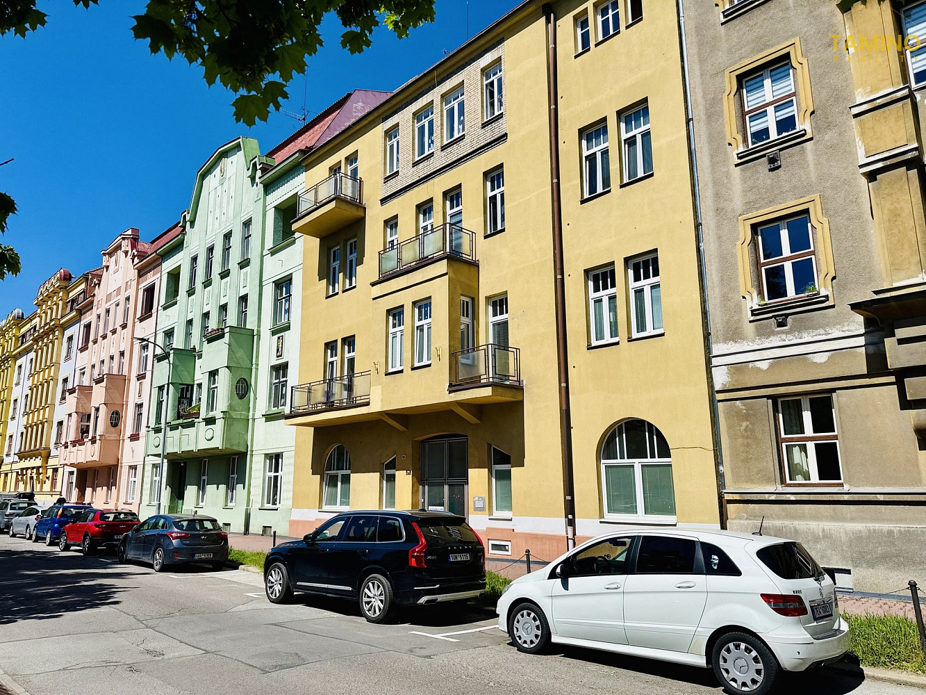 Prodej nájemního domu, činžáku 1 100 m² – fotografie 2