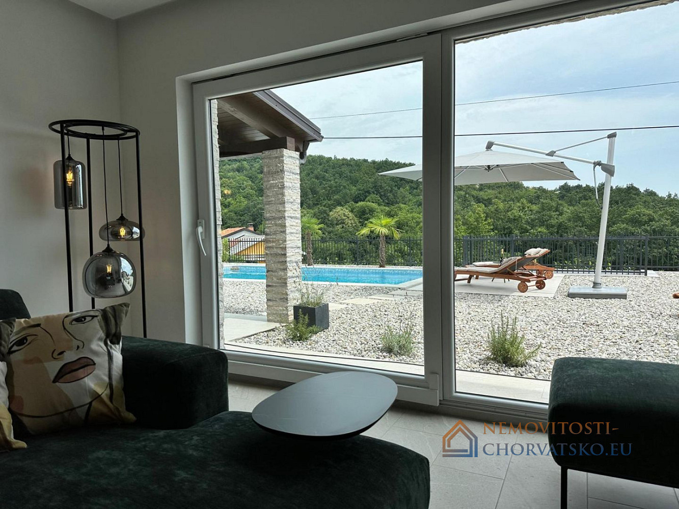 Prodej domu 328 m² s pozemkem 870 m² - Aanzicht 3