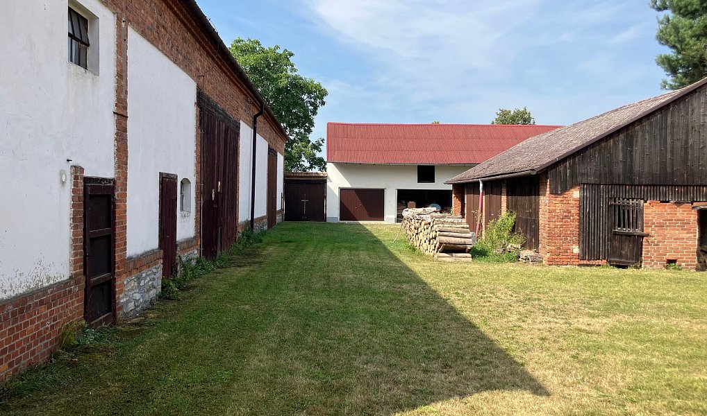 Prodej domu 220 m² s pozemkem 1 910 m², Uničov – náhled fotky 7