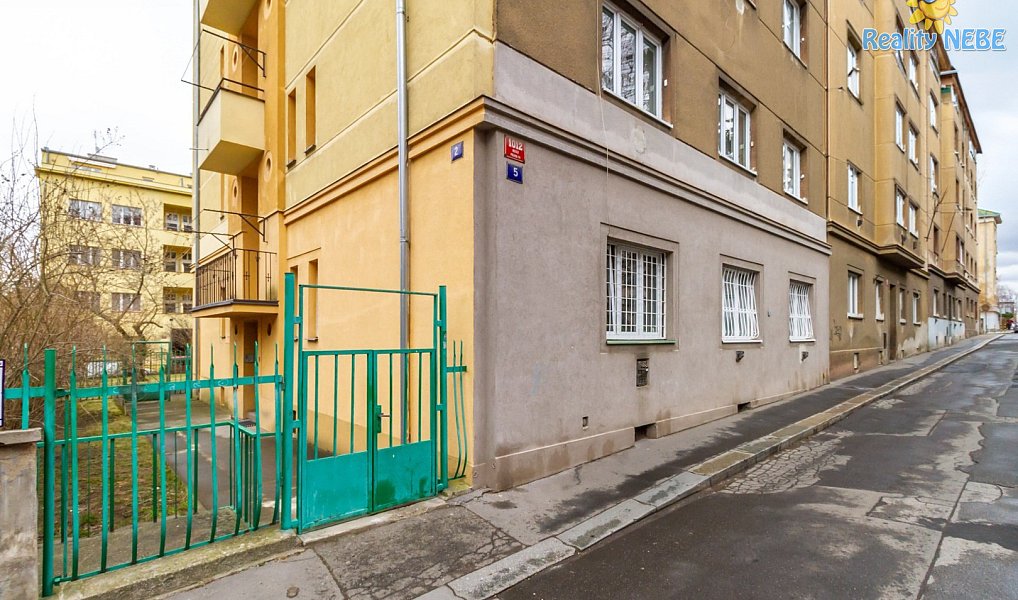 Prodej bytu 1+1 35 m², Praha – náhled fotky 9